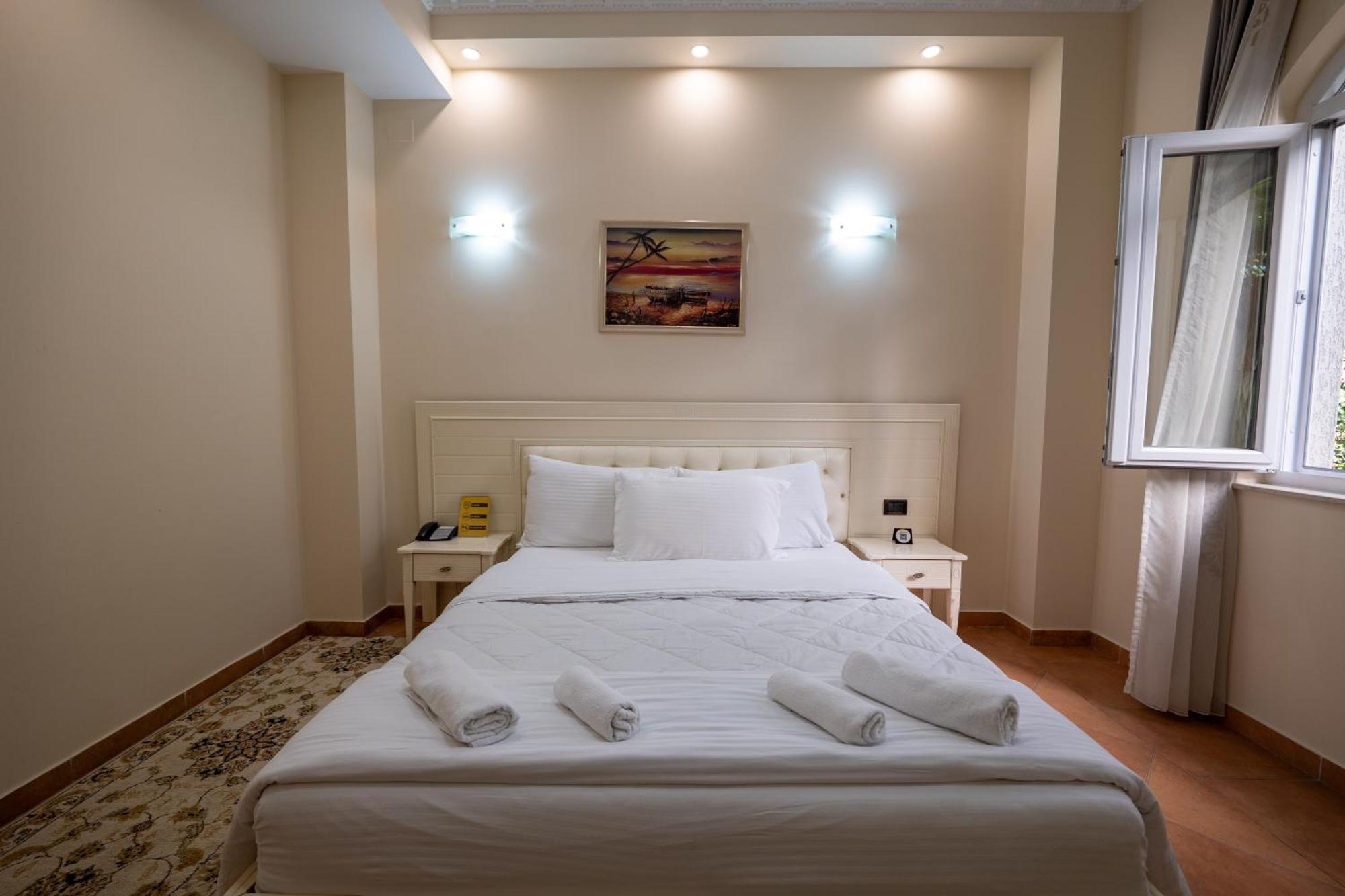 Olimpic Hotel Tirana Buitenkant foto