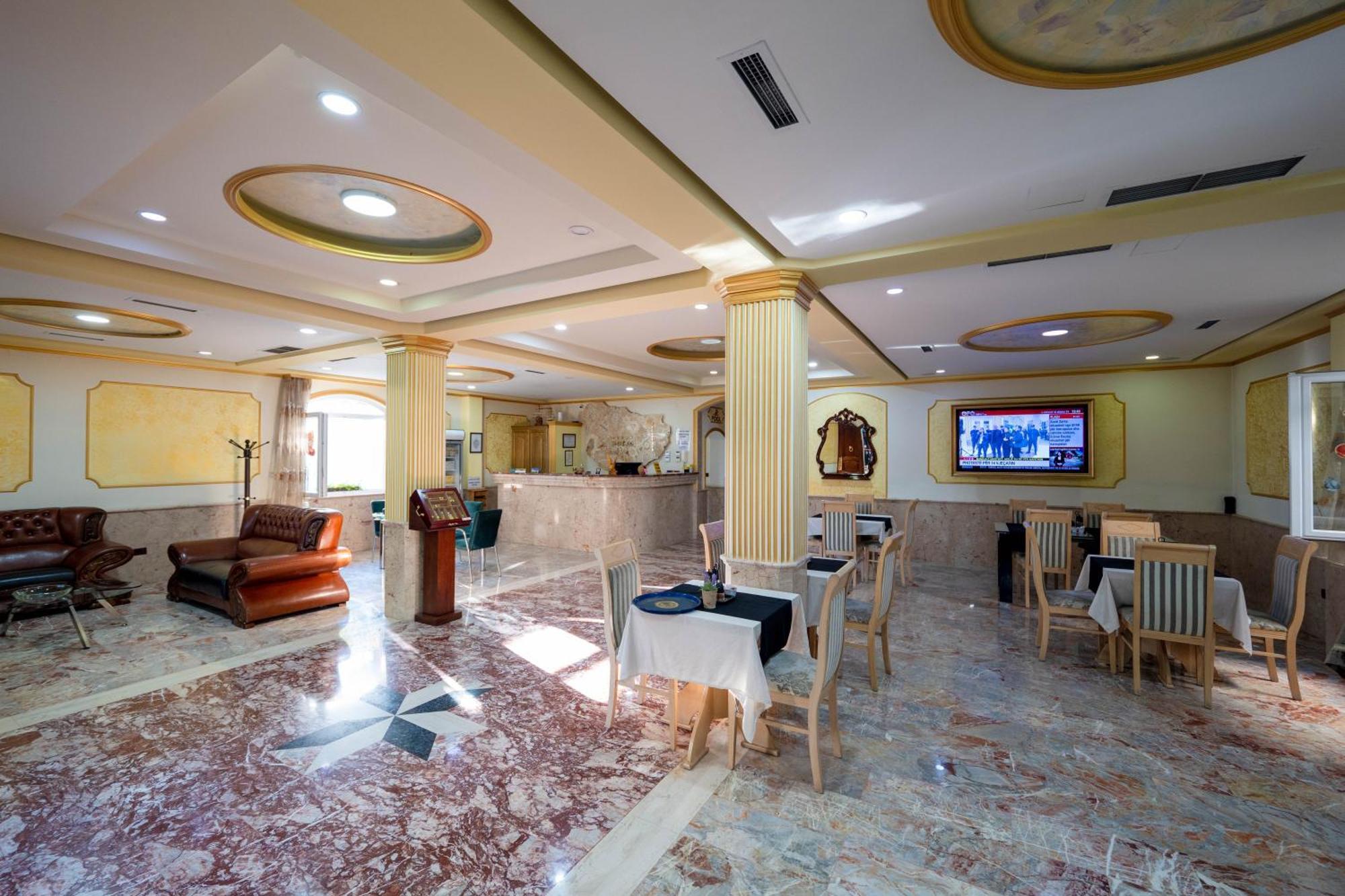 Olimpic Hotel Tirana Buitenkant foto