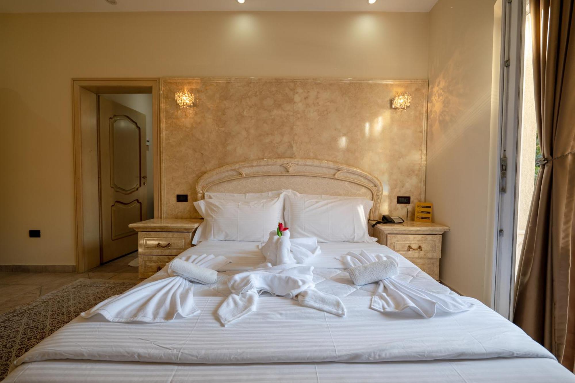 Olimpic Hotel Tirana Buitenkant foto