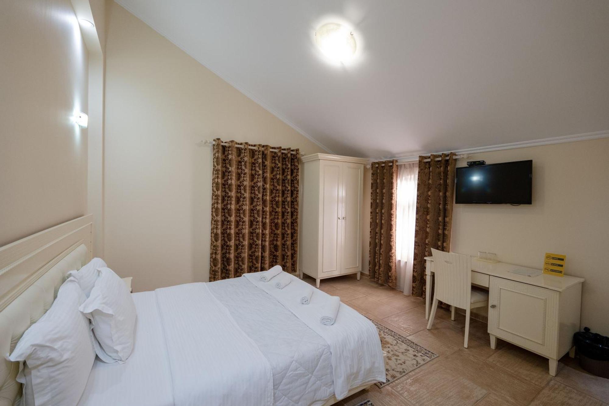 Olimpic Hotel Tirana Buitenkant foto